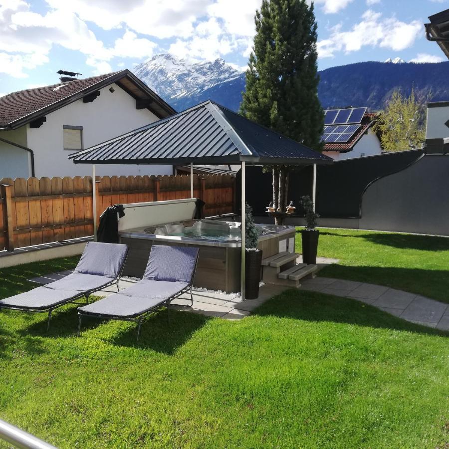 Ferienwohnung Am Waldweg Kolsass エクステリア 写真